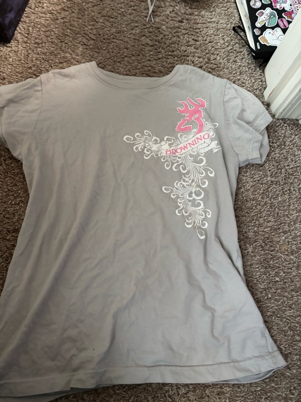 Browning Logo Graphic Tee in Light Gray with Pink Accent. M-L